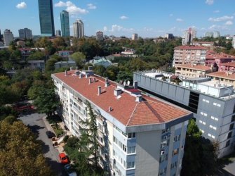 4.leventte  İyi Konumda Dükkan