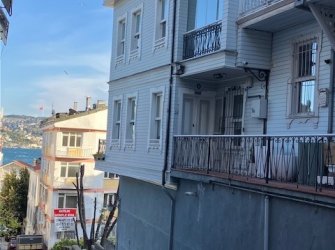 Arnavutköy Sahile Yakın Manzaralı Villa.
