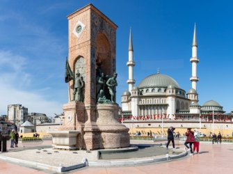 Taksim meydana yakın konumda ofis..